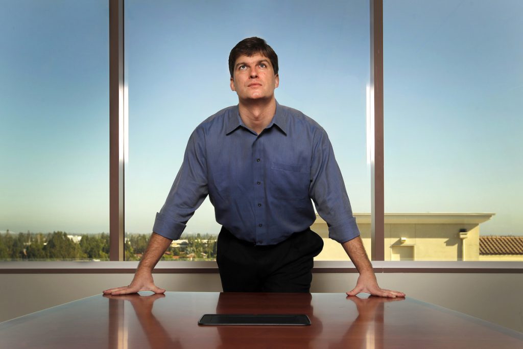 huyền thoại bán khống Michael Burry